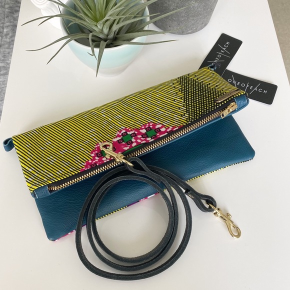 African print foldover clutch NWT - Picture 2 of 5